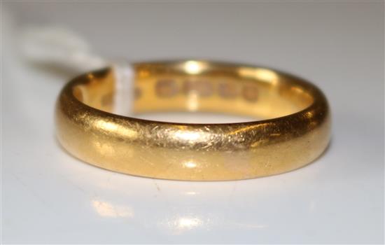 22ct gold wedding band